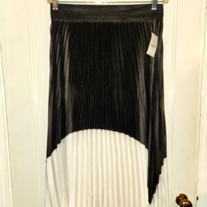 Saks Fifth Avenue Black & White Pleated Skirt Womens Size Large